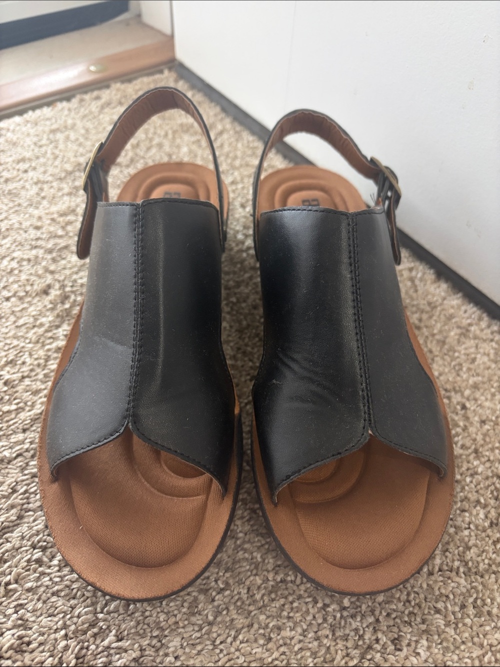 Giggle sandals size large women’s